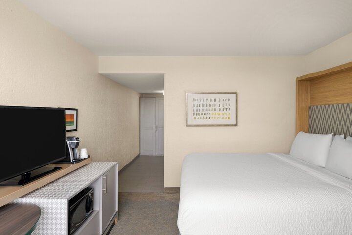 Holiday Inn Miami - International Airport by IHG