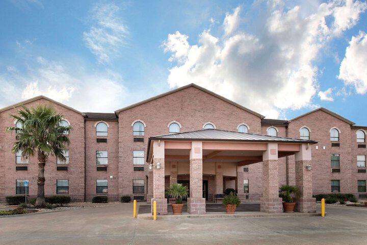 Hotel 3 of 27