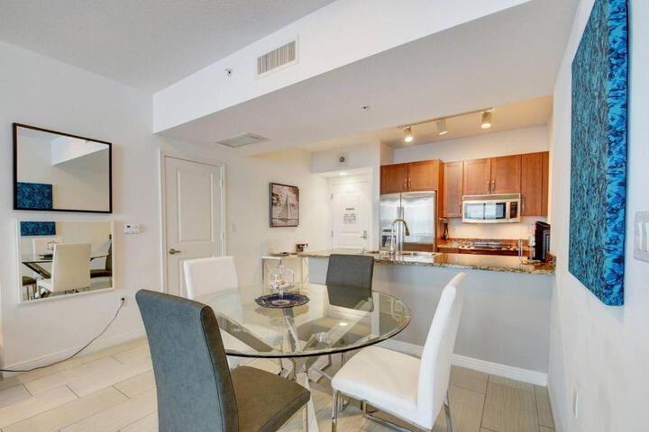 Amazing one-bedroom in Casa Costa!BEACH PASS INC!