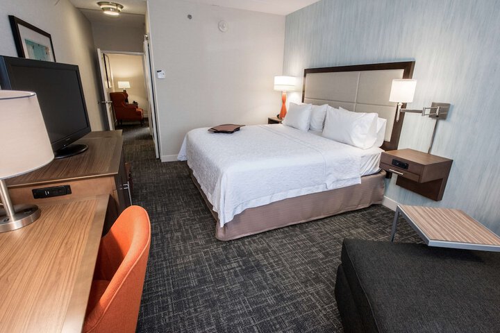 Room 27 of 37