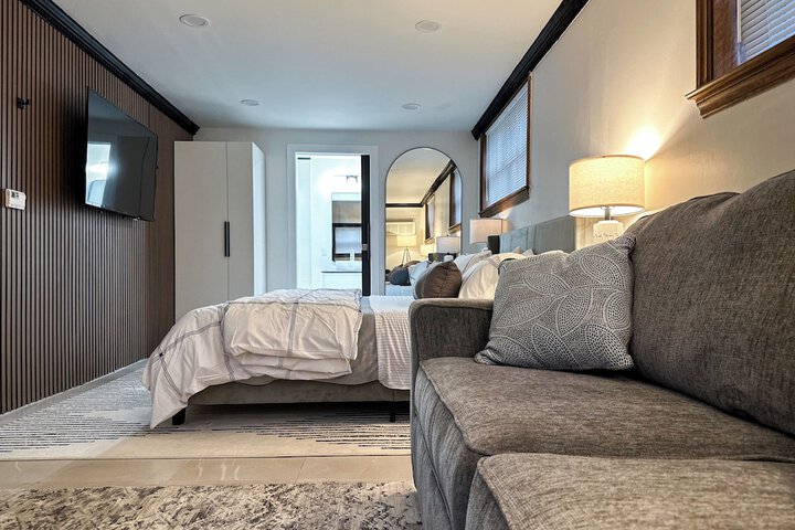 DTW Suites