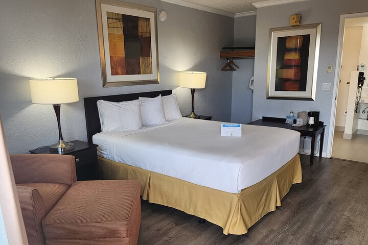 Room 11 of 44