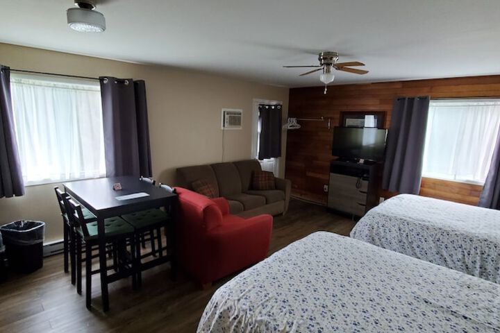 Room 21 of 83