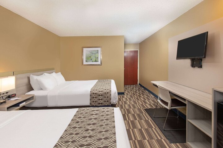 Room 18 of 27