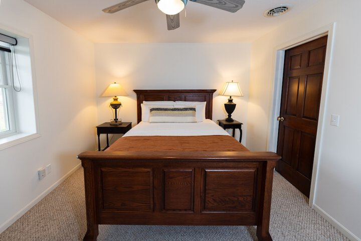 Room 34 of 83