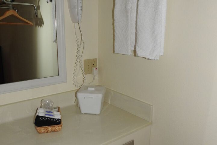 Room 9 of 46