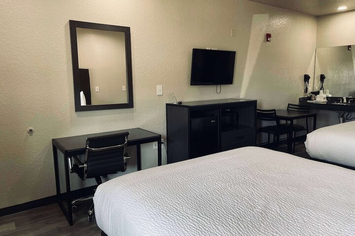 Days Inn by Wyndham Dickinson TX