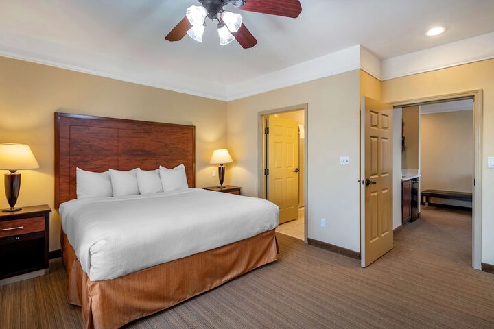 Room 30 of 39