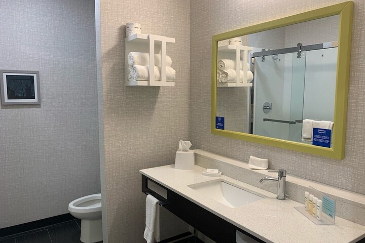Room 9 of 23