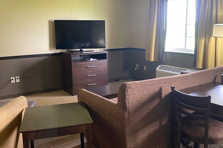 Super 8 by Wyndham New Hampton