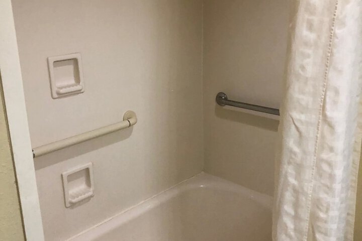 Room 35 of 59