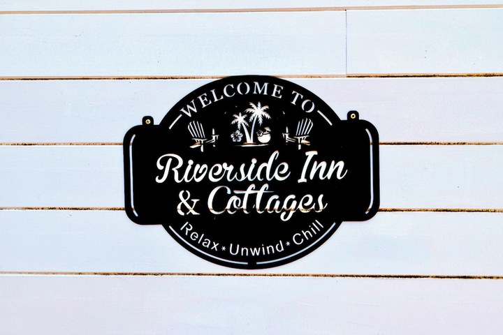 Riverside Inn and Cottages