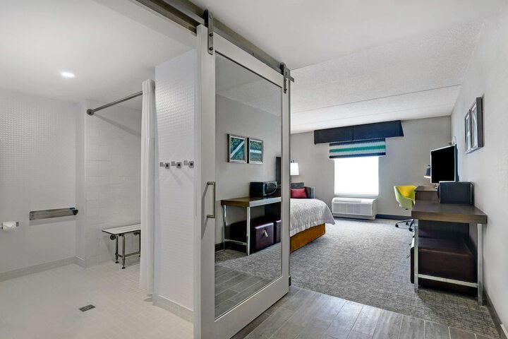 Hampton Inn & Suites by Hilton Belleville