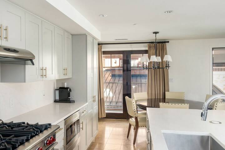 Madeline Hotel & Residences Auberge Collection