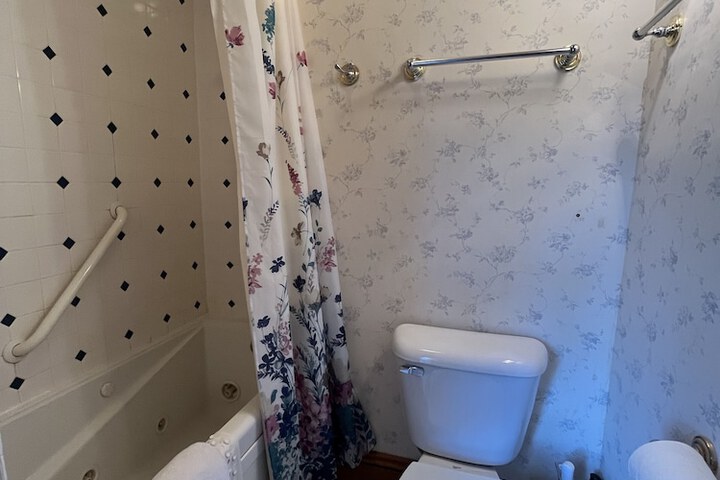 Room 12 of 22