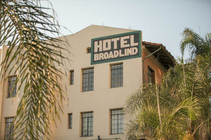 Hotel 2 of 151