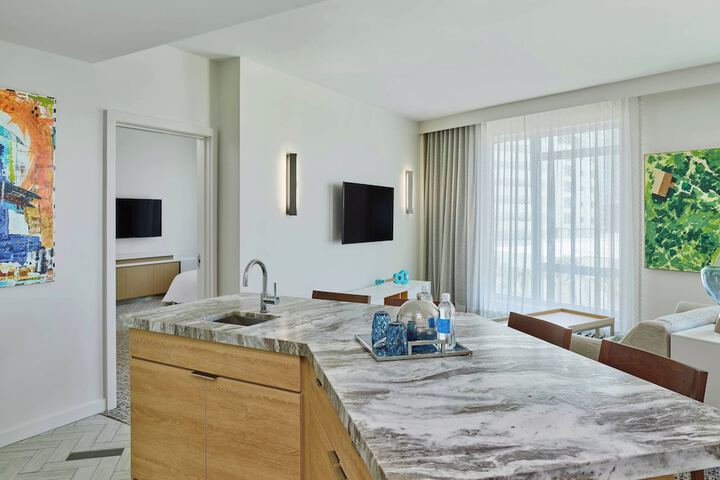 Art Ovation Hotel Autograph Collection