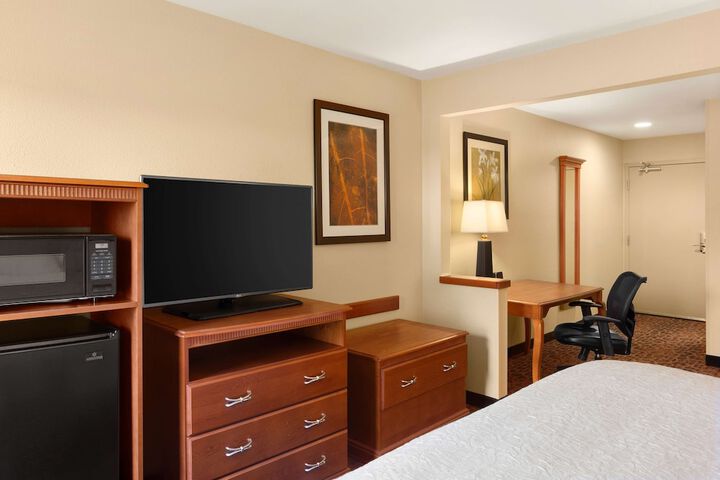 Room 16 of 26