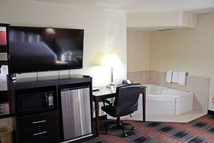 Room 28 of 39