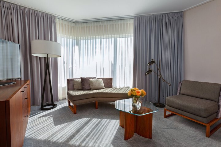 Room 47 of 145