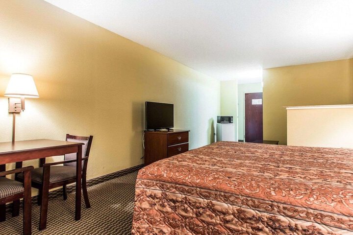 Room 16 of 44