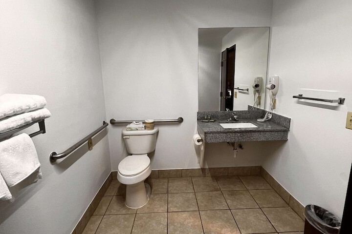 Room 6 of 13