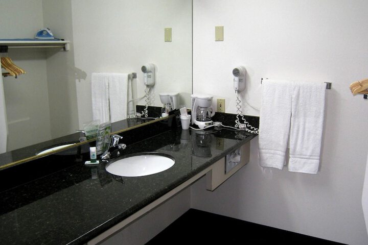 Room 7 of 17