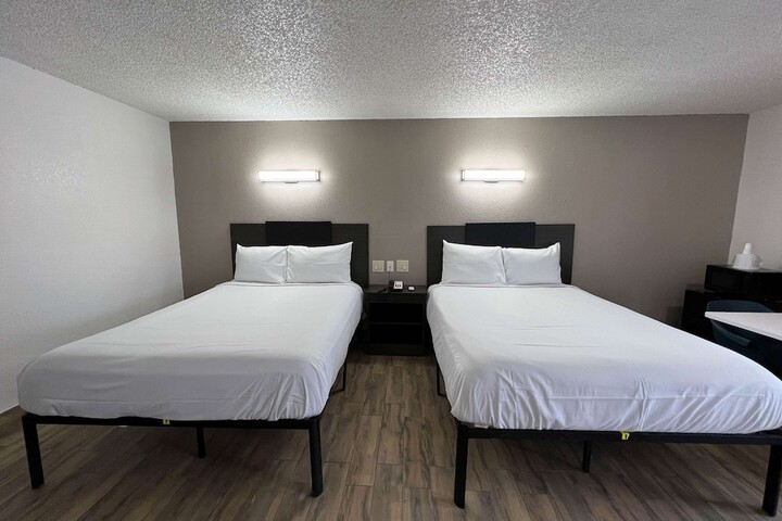 Room 15 of 32