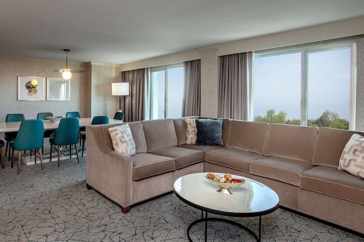 DoubleTree by Hilton Chicago - North Shore Conference Center