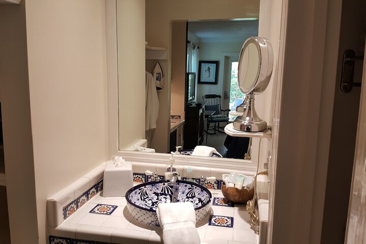 Room 108 of 392