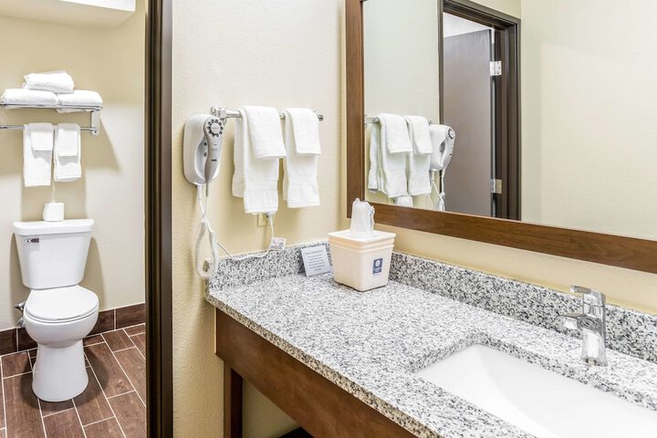 Comfort Inn Waukesha - Milwaukee West