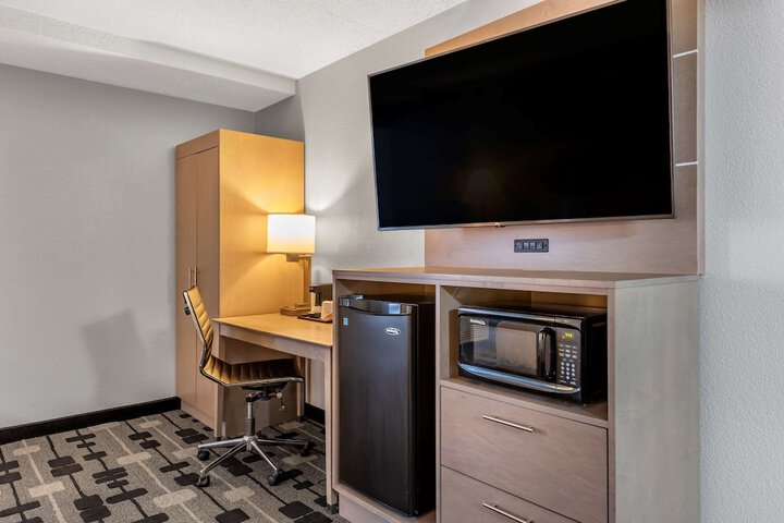 Room 19 of 32