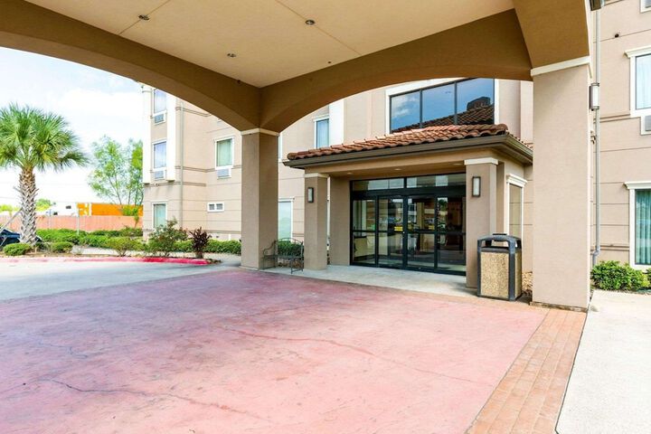 Comfort Inn & Suites Winnie