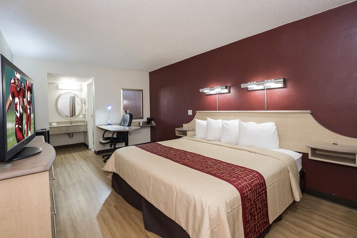 Room 25 of 28