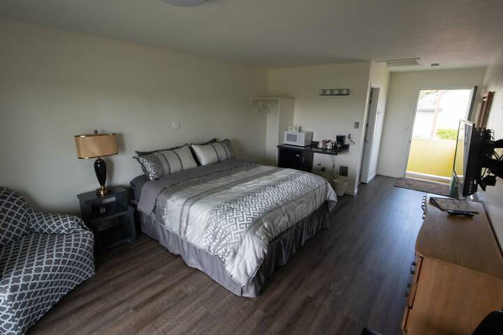 Pacific City Inn