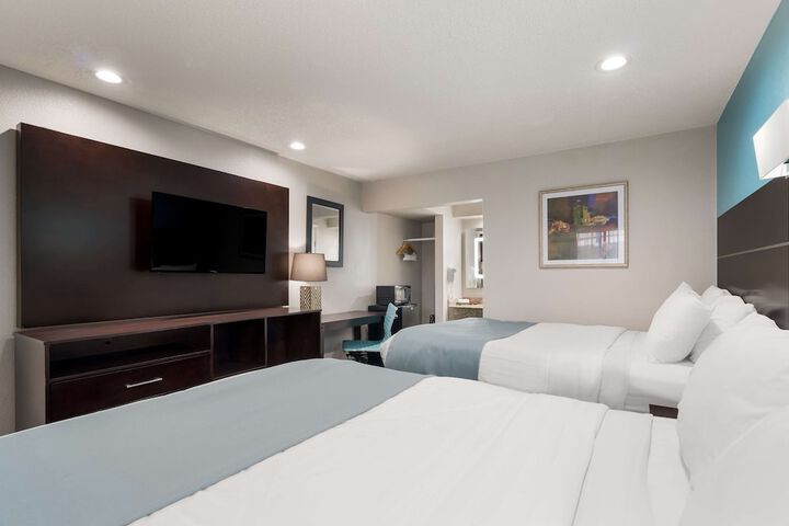 Room 11 of 26