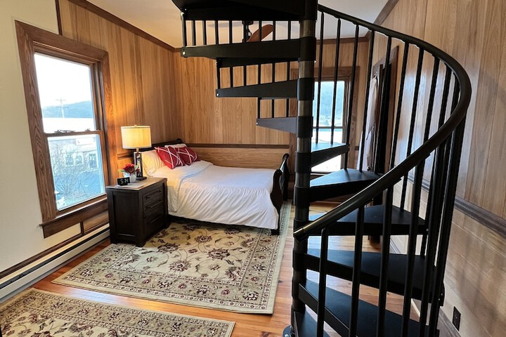Room 52 of 55