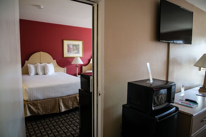 Room 21 of 38