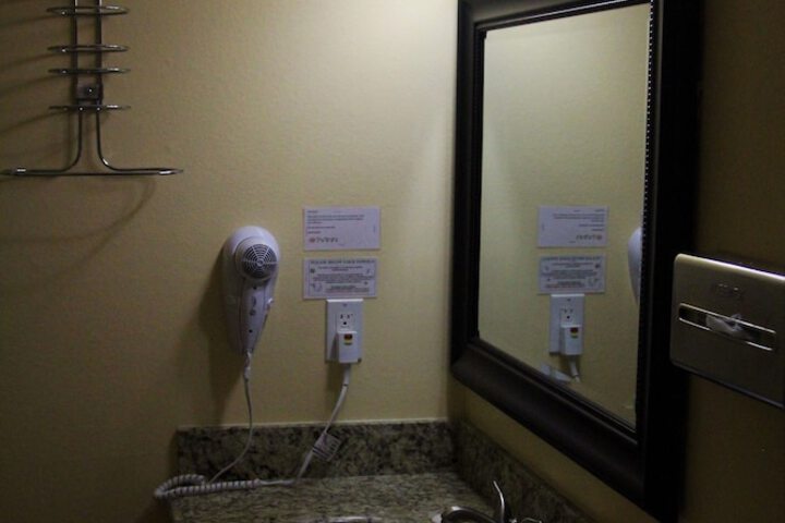 Room 34 of 43
