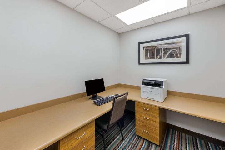 Country Inn & Suites by Radisson Findlay, OH