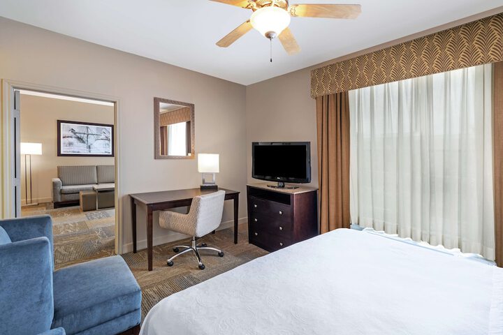 Room 27 of 48