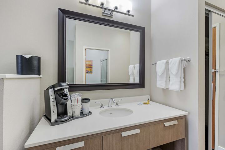 Best Western Plus Peppertree Inn at Omak