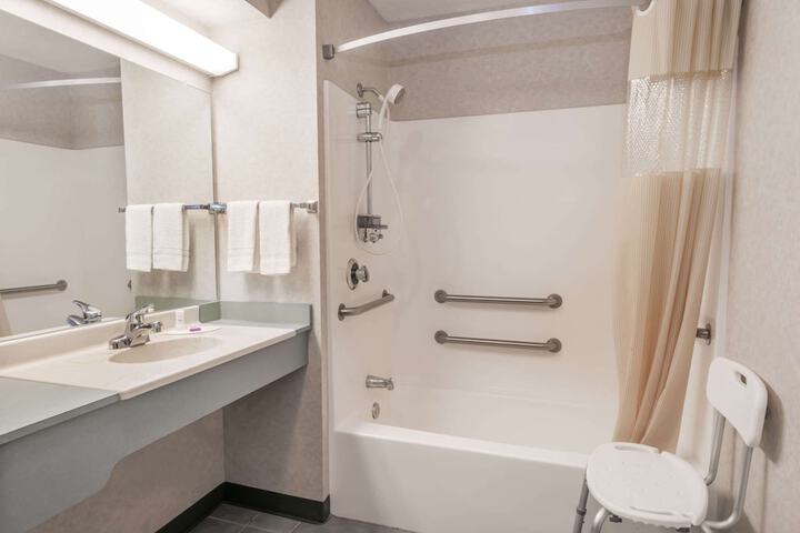 Room 15 of 18