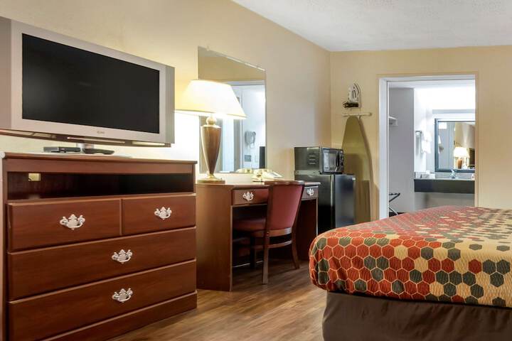 Room 16 of 23