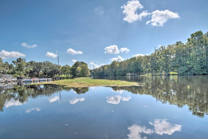 Riverfront Apt w / Kayak Launch in Dunnellon