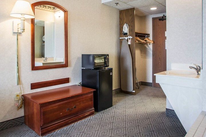 Room 7 of 19