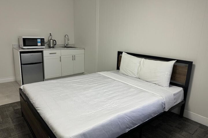 Room 10 of 43