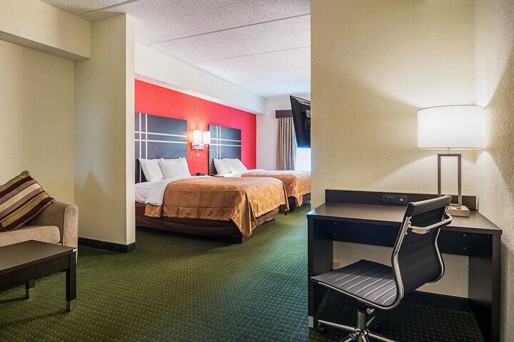 Room 32 of 48