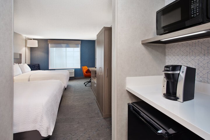 Room 82 of 121
