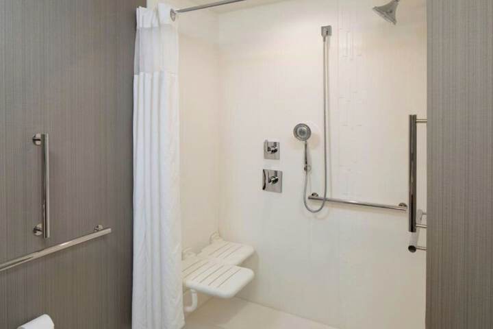 Courtyard by Marriott Detroit Farmington